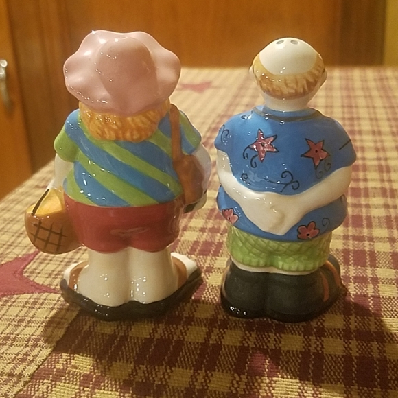Ceramic Salt & Pepper Shakers - Picture 2 of 5